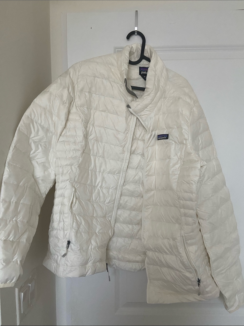 Patagonia Women's Off-White Quilted Packable Puffer Jacket